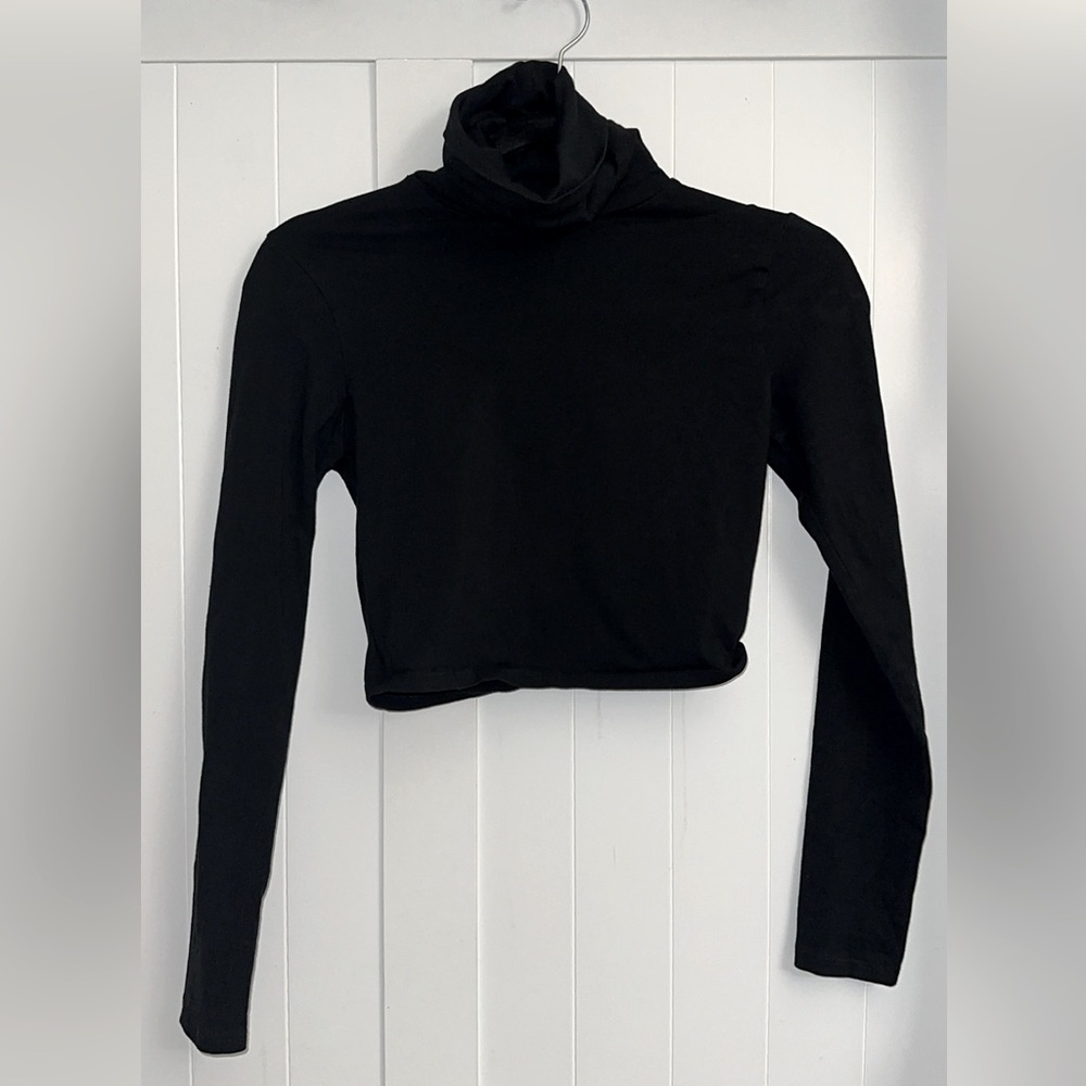Garage cropped black turtle neck